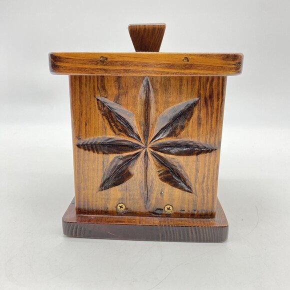 Wooden Star Design Storage Box - Picture 2 of 16